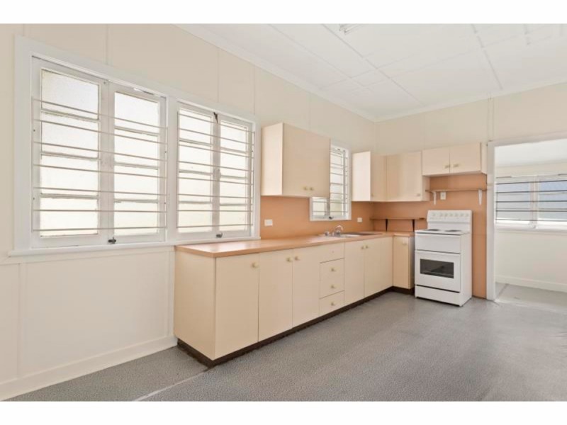 302 Bolsover Street, Rockhampton City QLD 4700